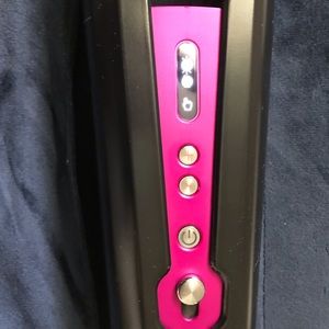 Dyson Corrale black and fushia accent color cordless straightener